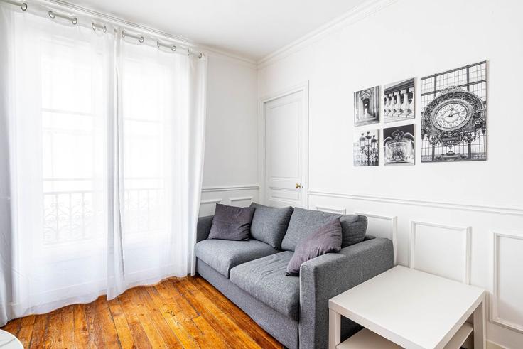 Salle de séjour élégante avec mobilier moderne dans un appartement à Building 13 Rue Tesson, Paris, France - guestready - 1598820 à 10th arrondissement, Paris Salle de séjour élégante avec mobilier moderne dans un appartement à Building 13 Rue Tesson, Paris, France - guestready - 1598820 à 10th arrondissement, Paris
