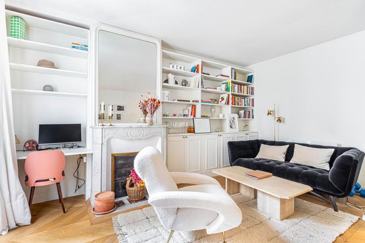 Elegant gestaltetes Wohnzimmer mit moderner Einrichtung in einer Wohnung im Building Rue Trousseau - guestready - 1578179 in 11th arrondissement, Paris Elegant gestaltetes Wohnzimmer mit moderner Einrichtung in einer Wohnung im Building Rue Trousseau - guestready - 1578179 in 11th arrondissement, Paris
