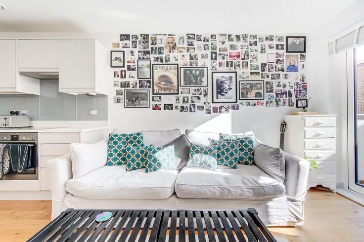 London Borough of Hackney, London에 위치한 Building Andre Street - guestready - 1535960 유닛의 세련된 인테리어가 돋보이는 거실