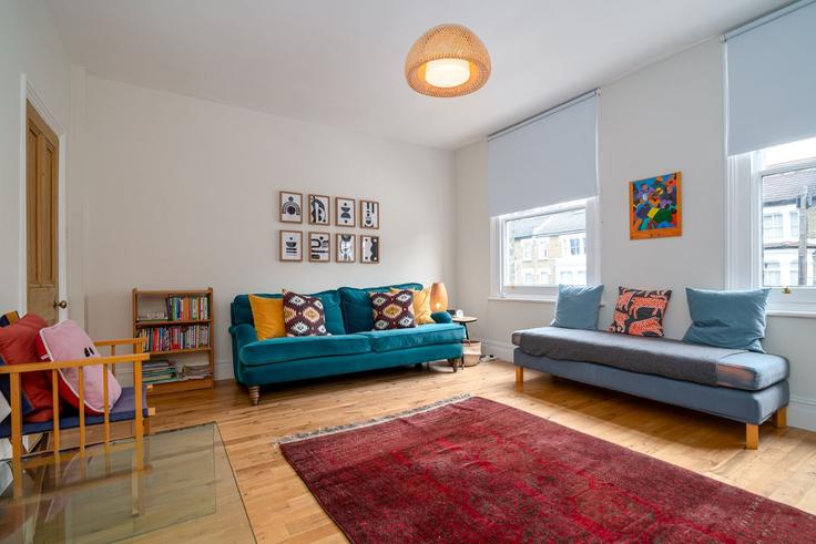 London Borough of Southwark, London에 위치한 Building Denman Road - guestready - 1536084 유닛의 세련된 인테리어가 돋보이는 거실