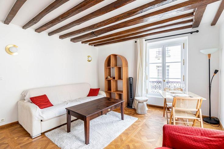 3rd arrondissement, Paris에 위치한 Building Rue de Turenne - guestready - 1303668 - PAR 아파트의 세련된 인테리어가 돋보이는 거실 3rd arrondissement, Paris에 위치한 Building Rue de Turenne - guestready - 1303668 - PAR 아파트의 세련된 인테리어가 돋보이는 거실