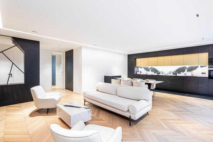 Elegante sala de estar con mobiliario moderno en un apartamento en Building Rue Spontini - guestready - 1339745 en 16th arrondissement, Paris