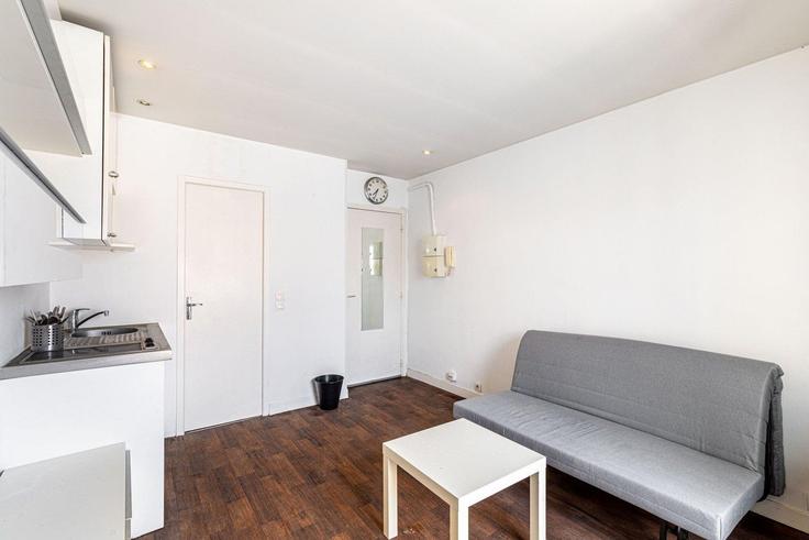 Salle de séjour élégante avec mobilier moderne dans un appartement à Building Boulevard Richard-Lenoir - guestready - 1352430 à 11th arrondissement, Paris Salle de séjour élégante avec mobilier moderne dans un appartement à Building Boulevard Richard-Lenoir - guestready - 1352430 à 11th arrondissement, Paris