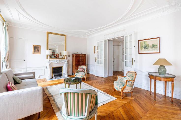 Building Rue Faustin Hélie - guestready - 1460733 adresindeki bir dairede modern mobilyalarla zarif bir şekilde tasarlanmış oturma odası 16th arrondissement, Paris Building Rue Faustin Hélie - guestready - 1460733 adresindeki bir dairede modern mobilyalarla zarif bir şekilde tasarlanmış oturma odası 16th arrondissement, Paris