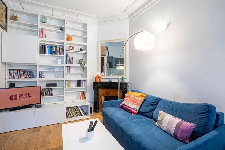 Building Rue Paul Bert - guestready - 1303673 - PAR adresindeki bir dairede modern mobilyalarla zarif bir şekilde tasarlanmış oturma odası 11th arrondissement, Paris Building Rue Paul Bert - guestready - 1303673 - PAR adresindeki bir dairede modern mobilyalarla zarif bir şekilde tasarlanmış oturma odası 11th arrondissement, Paris