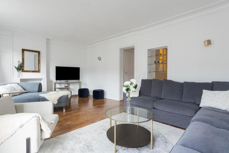 5th arrondissement, Paris에 위치한 Building rue Berthollet - guestready - 1227195 - PAR 유닛의 세련된 인테리어가 돋보이는 거실 5th arrondissement, Paris에 위치한 Building rue Berthollet - guestready - 1227195 - PAR 유닛의 세련된 인테리어가 돋보이는 거실