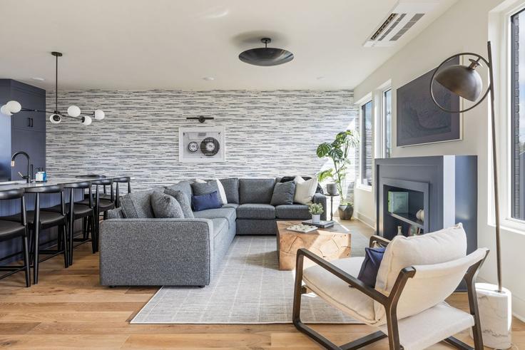 Nashville NashvilleのBuilding 3rd Avenue South - hallsonhospitality - 1320758のアパートメントにある、モダンな家具を備えたエレガントなデザインのリビングルーム Nashville NashvilleのBuilding 3rd Avenue South - hallsonhospitality - 1320758のアパートメントにある、モダンな家具を備えたエレガントなデザインのリビングルーム