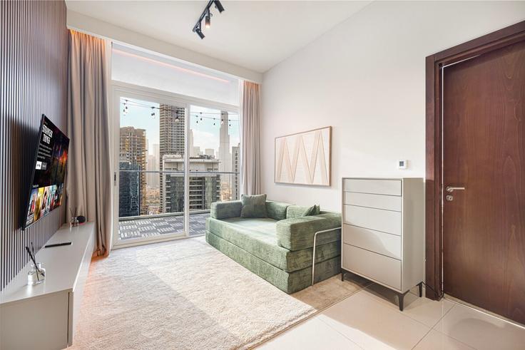 Building Marasi Drive - hamsat-al-naseem-holiday-homes - 1510460 adresindeki bir dairede modern mobilyalarla zarif bir şekilde tasarlanmış oturma odası Business Bay, Dubai Building Marasi Drive - hamsat-al-naseem-holiday-homes - 1510460 adresindeki bir dairede modern mobilyalarla zarif bir şekilde tasarlanmış oturma odası Business Bay, Dubai