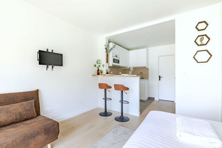 18th arrondissement, Paris에 위치한 Building Rue Francœur - hatch-partners - 1584319 유닛의 세련된 인테리어가 돋보이는 거실 18th arrondissement, Paris에 위치한 Building Rue Francœur - hatch-partners - 1584319 유닛의 세련된 인테리어가 돋보이는 거실