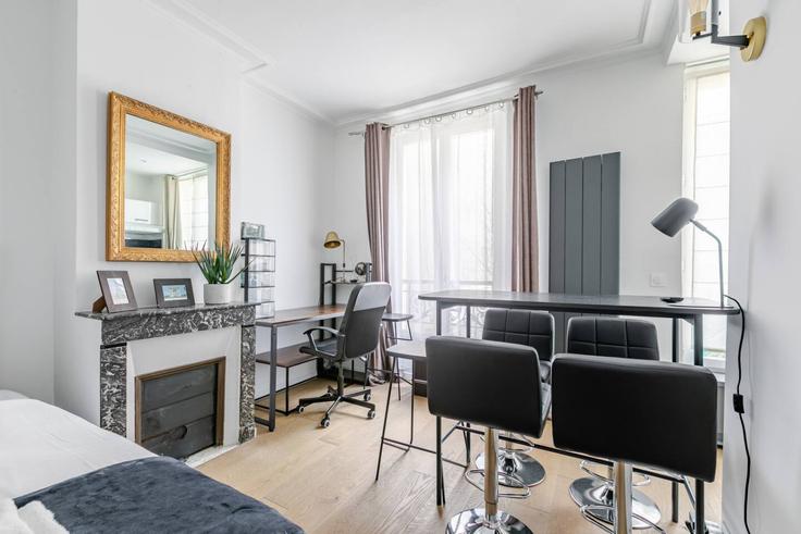 8th arrondissement of Paris, Paris에 위치한 Building Rue Washington - hatch-partners - 1584461 유닛의 세련된 인테리어가 돋보이는 거실