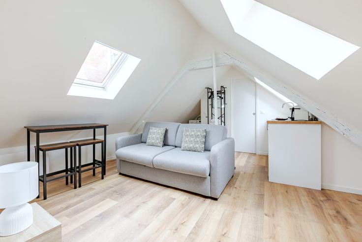 Building Rue Vieille du Temple - hatch-partners - 1584462 adresindeki bir dairede modern mobilyalarla zarif bir şekilde tasarlanmış oturma odası 3rd arrondissement, Paris Building Rue Vieille du Temple - hatch-partners - 1584462 adresindeki bir dairede modern mobilyalarla zarif bir şekilde tasarlanmış oturma odası 3rd arrondissement, Paris