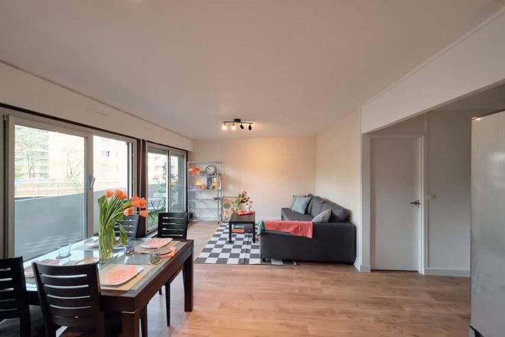 Building Rue du Hameau - hatch-partners - 1584641 adresindeki bir dairede modern mobilyalarla zarif bir şekilde tasarlanmış oturma odası 15th arrondissement, Paris Building Rue du Hameau - hatch-partners - 1584641 adresindeki bir dairede modern mobilyalarla zarif bir şekilde tasarlanmış oturma odası 15th arrondissement, Paris