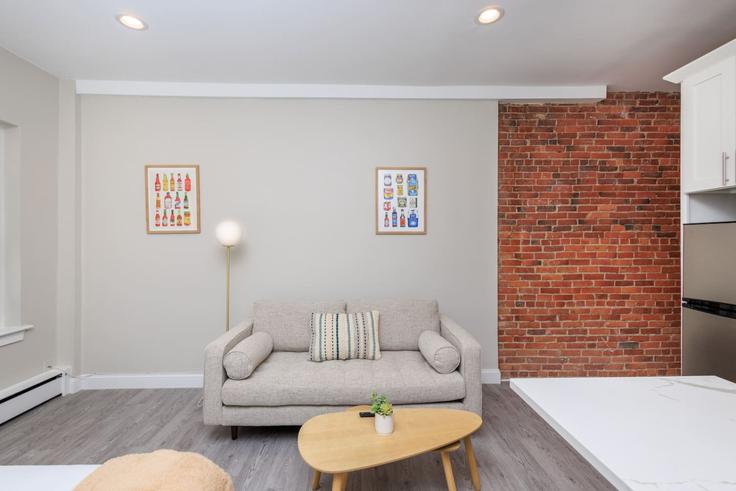 Salle de séjour élégante avec mobilier moderne dans un appartement à Building West Newton Street - healinghomesofboston - 1223709 - BOS à Boston, Boston Salle de séjour élégante avec mobilier moderne dans un appartement à Building West Newton Street - healinghomesofboston - 1223709 - BOS à Boston, Boston