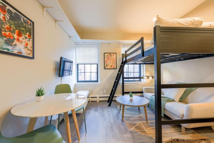 Boston BostonのBuilding Saint Botolph Street - healinghomesofboston - 1337805のアパートメントにある、モダンな家具を備えたエレガントなデザインのリビングルーム