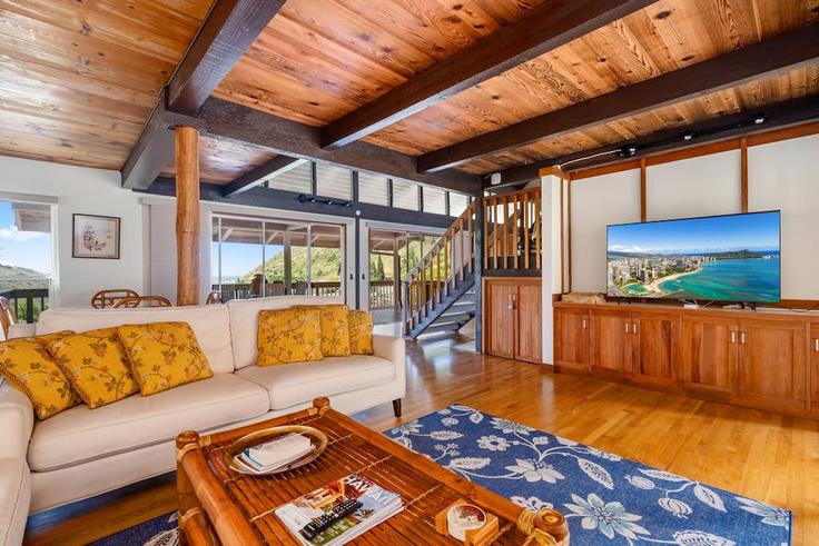 Elegant gestaltetes Wohnzimmer mit moderner Einrichtung in einer Wohnung im Building Uwao Street - heavenly-vacations - 1608462 in Honolulu, Honolulu Elegant gestaltetes Wohnzimmer mit moderner Einrichtung in einer Wohnung im Building Uwao Street - heavenly-vacations - 1608462 in Honolulu, Honolulu