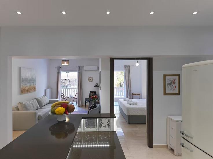 Building Paxon - hestia-properties - 1568502 adresindeki bir dairede modern mobilyalarla zarif bir şekilde tasarlanmış oturma odası Central Athens, Athens