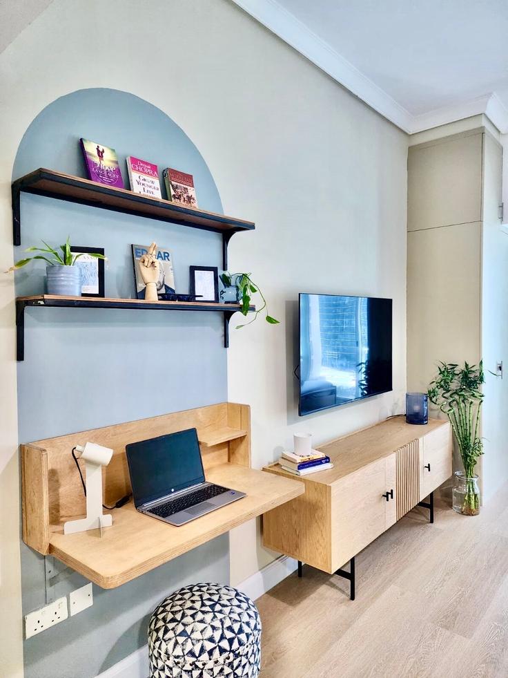 Al Thanyah Fifth, Dubai에 위치한 Building Tariaq Bedon Esm - higuests-vacation-homes-rentals - 1473593 유닛의 세련된 인테리어가 돋보이는 거실