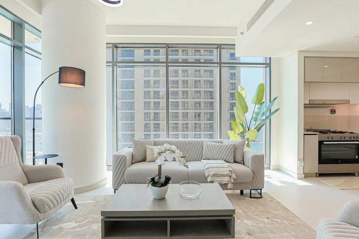 Marsa Dubai, Dubai에 위치한 Building Tariaq Bedon Esm - higuests-vacation-homes-rentals - 1385032 유닛의 세련된 인테리어가 돋보이는 거실