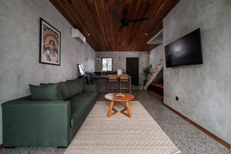 Badung Regency Kuta UtaraのBuilding Jalan Padang Lingjong - hive-holiday-homes-1 - 1649281のアパートメントにある、モダンな家具を備えたエレガントなデザインのリビングルーム Badung Regency Kuta UtaraのBuilding Jalan Padang Lingjong - hive-holiday-homes-1 - 1649281のアパートメントにある、モダンな家具を備えたエレガントなデザインのリビングルーム