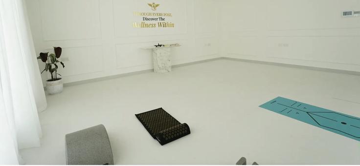 Elegant gestaltetes Wohnzimmer mit moderner Einrichtung in einer Wohnung im Building Tariaq Bedon Esm - hive-holiday-homes-dubai - 1256314 - DXB in Arjan-Dubailand, Dubai