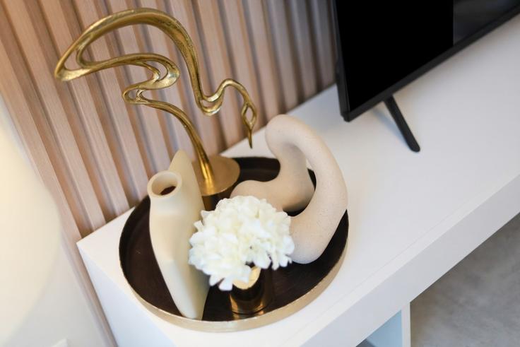 Jumeirah Village, Dubai 소재 Building Street 10 - hive-holiday-homes-dubai - 1256282 유닛에 마련된, 현대적인 가구로 꾸며진 우아한 디자인의 거실