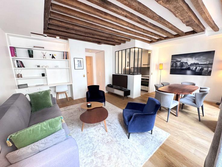 Sala de estar elegantemente projetada com móveis modernos em um apartamento no Building Rue du Bac - hobe - 1389223 em 7th arrondissement, Paris