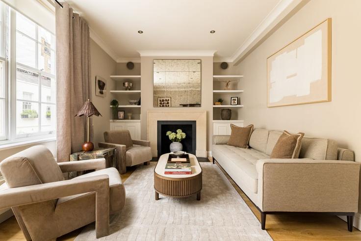 Sala de estar elegantemente projetada com móveis modernos em um apartamento no Building Eaton Mews South - hok-living - 1337817 em City of Westminster, London