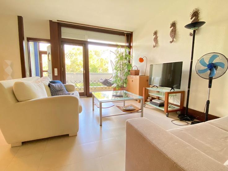 Elegantly designed living room with modern furnishings in an apartment at Building Rua da Azinheira, C Nº407, 3Andar - home-match - 1610625 in Carvalhal, Costa de Galé