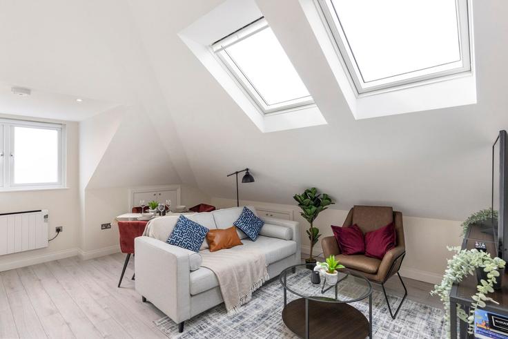 London Borough of Barnet, London에 위치한 Building 29 Alderton Way - home-to-host-usa - 1466606 유닛의 세련된 인테리어가 돋보이는 거실