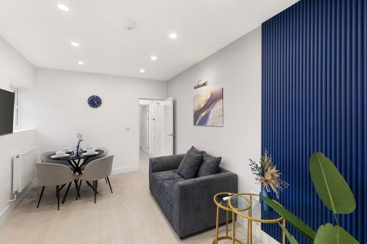 London Borough of Haringey, London에 위치한 Building 1, 20 Poynton Road - home-to-host-usa - 1511161 유닛의 세련된 인테리어가 돋보이는 거실
