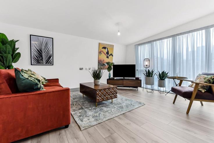 Elegant gestaltetes Wohnzimmer mit moderner Einrichtung in einer Wohnung im Building 26 Hessel Street - home-to-host-usa - 1466593 in London Borough of Tower Hamlets, London Elegant gestaltetes Wohnzimmer mit moderner Einrichtung in einer Wohnung im Building 26 Hessel Street - home-to-host-usa - 1466593 in London Borough of Tower Hamlets, London