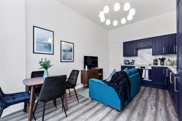 London London Borough of HaringeyのBuilding Elder Avenue - home-to-host-usa - 1466573のアパートメントにある、モダンな家具を備えたエレガントなデザインのリビングルーム