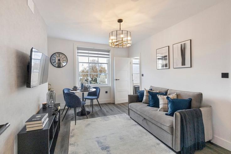 Elegant gestaltetes Wohnzimmer mit moderner Einrichtung in einer Wohnung im Building c, 117 Camberwell Road - home-to-host-usa - 1466664 in London Borough of Southwark, London Elegant gestaltetes Wohnzimmer mit moderner Einrichtung in einer Wohnung im Building c, 117 Camberwell Road - home-to-host-usa - 1466664 in London Borough of Southwark, London