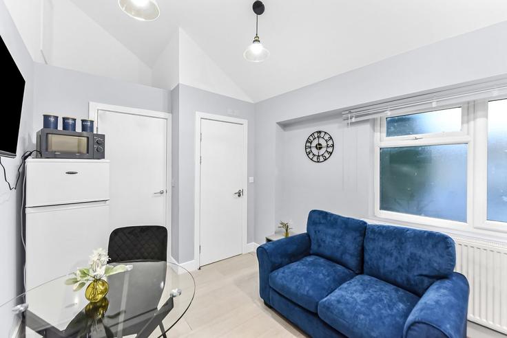 London Borough of Haringey, London에 위치한 Building 20 Poynton Road - home-to-host-usa - 1466811 유닛의 세련된 인테리어가 돋보이는 거실