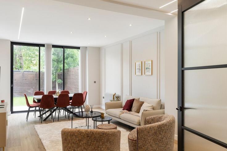 Building 47 The Ridgeway - home-to-host-usa - 1466867 adresindeki bir dairede modern mobilyalarla zarif bir şekilde tasarlanmış oturma odası London Borough of Barnet, London