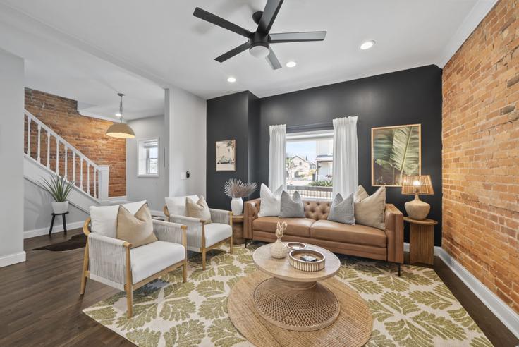 Columbus, Columbus에 위치한 Building Hanford Street - homehop - 1262899 - USA 아파트의 세련된 인테리어가 돋보이는 거실