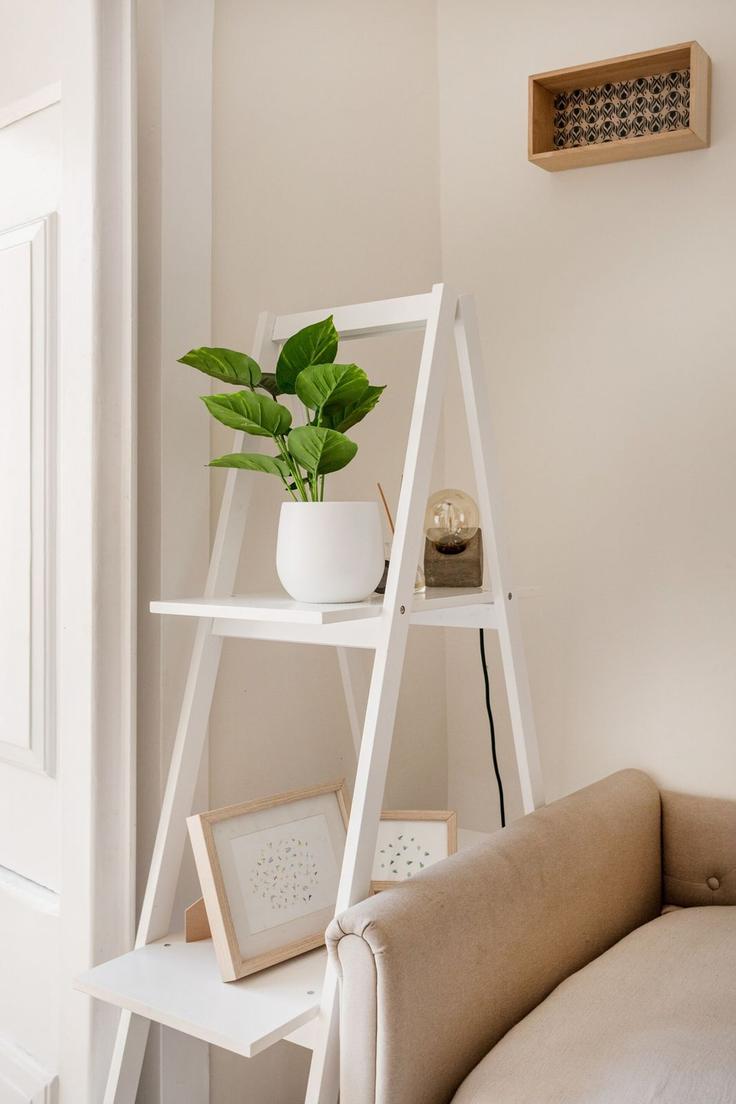 Lisbon Santa Maria MaiorのBuilding Rua do Vigário 90 - homesbnbird - 1422264のアパートメントにある、モダンな家具を備えたエレガントなデザインのリビングルーム