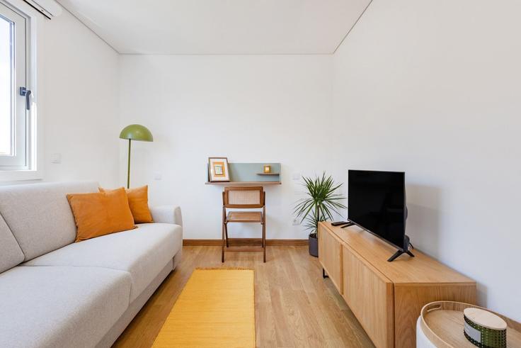 Matosinhos e Leça da Palmeira, Matosinhos에 위치한 Building Rua 1º de Dezembro - homesbnbird - 1422236 유닛의 세련된 인테리어가 돋보이는 거실