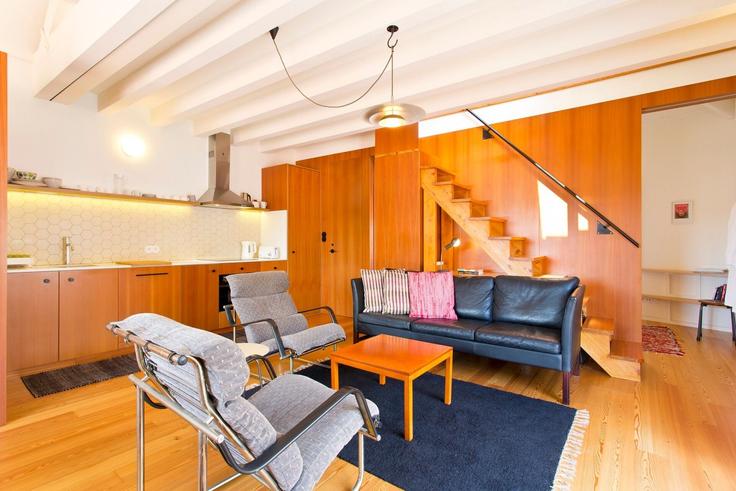 Elegant gestaltetes Wohnzimmer mit moderner Einrichtung in einer Wohnung im Building Rua do Monte dos Judeus 9 - homesbnbird - 1422329 in União das freguesias de Cedofeita, Santo Ildefonso, Sé, Miragaia, São Nicolau e Vitória, Porto