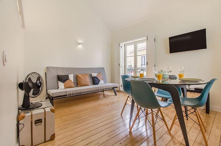 Salle de séjour élégante avec mobilier moderne dans un appartement à Building Rua de Guilherme Braga 27 - homesbnbird - 1421980 à Santa Maria Maior, Lisbon Salle de séjour élégante avec mobilier moderne dans un appartement à Building Rua de Guilherme Braga 27 - homesbnbird - 1421980 à Santa Maria Maior, Lisbon