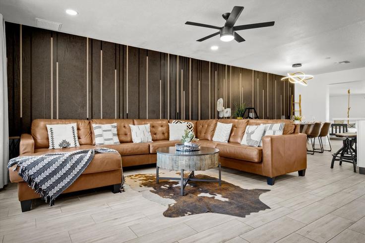 Scottsdale ScottsdaleのBuilding North 85th Street - hometeam - 1281420 - USAのアパートメントにある、モダンな家具を備えたエレガントなデザインのリビングルーム