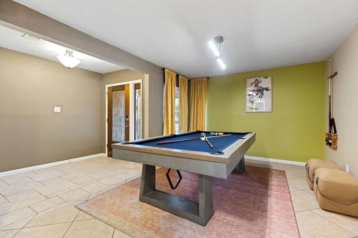 San Antonio, San Antonio에 위치한 Building Whisper Wood Lane - hometeam - 1436145 유닛의 세련된 인테리어가 돋보이는 거실