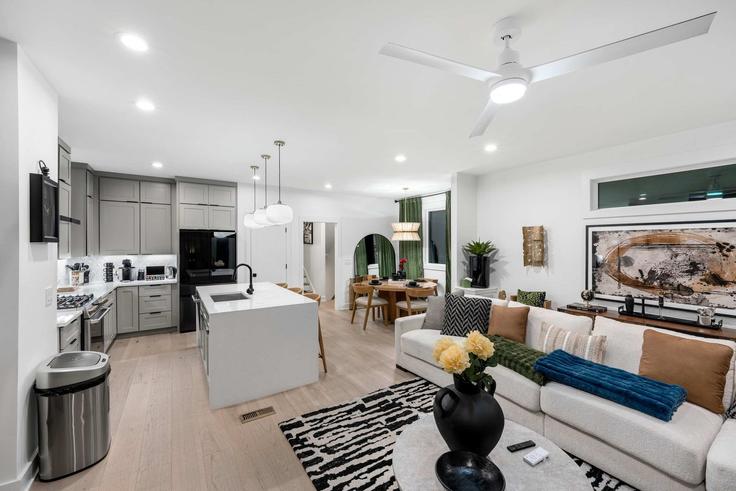 Building Woodsborough Place - hometeam - 1501123 adresindeki bir dairede modern mobilyalarla zarif bir şekilde tasarlanmış oturma odası Raleigh, Raleigh