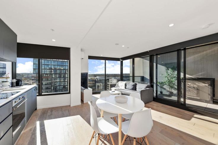 Canberra ReidのBuilding Cooyong Street - homevacay - 1627222のアパートメントにある、モダンな家具を備えたエレガントなデザインのリビングルーム Canberra ReidのBuilding Cooyong Street - homevacay - 1627222のアパートメントにある、モダンな家具を備えたエレガントなデザインのリビングルーム