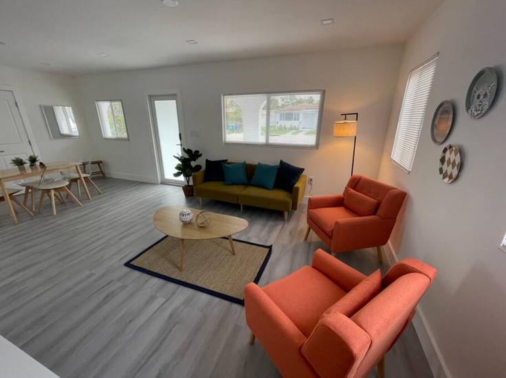 Miami, Miami에 위치한 Building Southwest 21st Street - hospedanos - 1056552 - MIA 유닛의 세련된 인테리어가 돋보이는 거실 Miami, Miami에 위치한 Building Southwest 21st Street - hospedanos - 1056552 - MIA 유닛의 세련된 인테리어가 돋보이는 거실