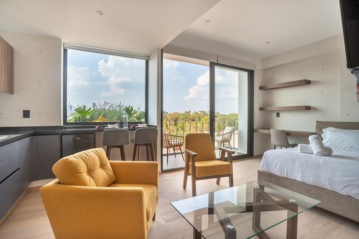 Mexico City, Mexico City에 위치한 Building Coatepec - hostair - 1582473 유닛의 세련된 인테리어가 돋보이는 거실 Mexico City, Mexico City에 위치한 Building Coatepec - hostair - 1582473 유닛의 세련된 인테리어가 돋보이는 거실