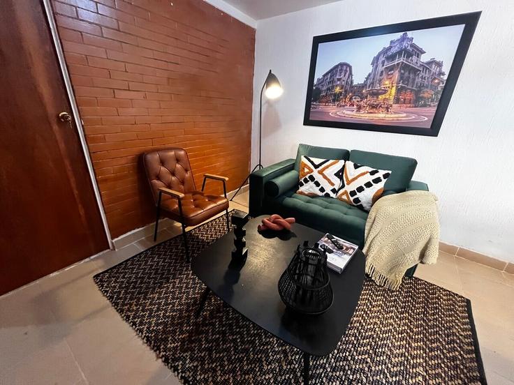 Salle de séjour élégante avec mobilier moderne dans un appartement à Building Calle Doctor Velasco - hostair - 1582400 à Mexico City, Mexico City