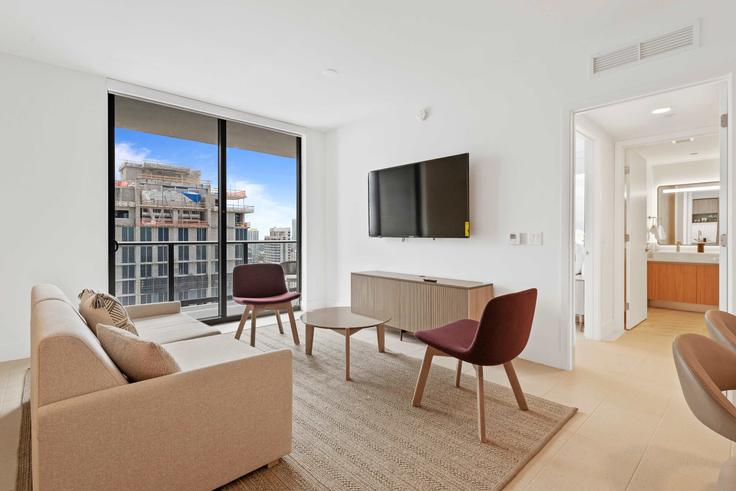 Elegant gestaltetes Wohnzimmer mit moderner Einrichtung in einer Wohnung im Building Northeast 6th Street - hostandkeep - 1044574 - MIA in Miami, Miami Elegant gestaltetes Wohnzimmer mit moderner Einrichtung in einer Wohnung im Building Northeast 6th Street - hostandkeep - 1044574 - MIA in Miami, Miami