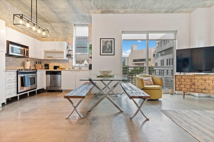2 chambre appartement meublé à Northeast 3rd Street 1044567P , Miami, Miami, photo 1 2 chambre appartement meublé à Northeast 3rd Street 1044567P , Miami, Miami, photo 1
