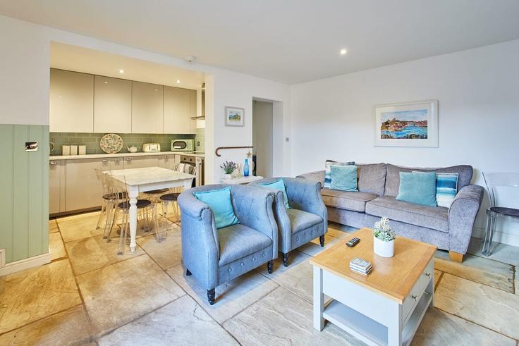 Elegant gestaltetes Wohnzimmer mit moderner Einrichtung in einer Wohnung im Building Church Square - hostandstay - 1221355 in Scarborough District, Whitby Elegant gestaltetes Wohnzimmer mit moderner Einrichtung in einer Wohnung im Building Church Square - hostandstay - 1221355 in Scarborough District, Whitby